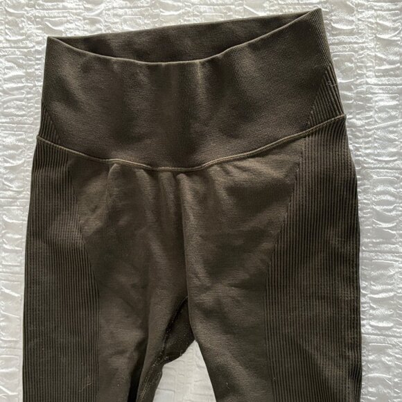 Lululemon Thermal Tight 28" Dark Olive Wool-Blend Seamless Knit Leggings 2 - Picture 7 of 10